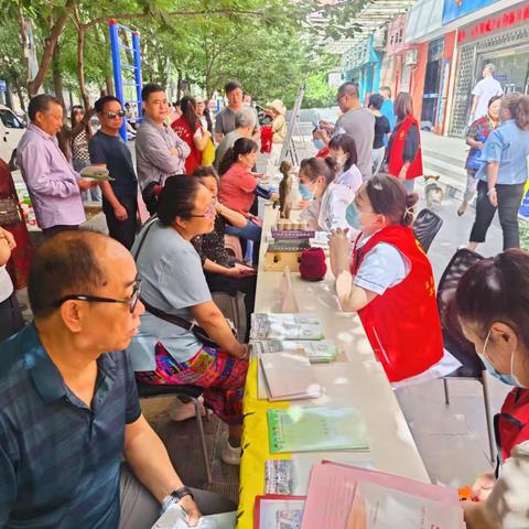 婚育文化入人心 健康体检暖人心——育才社区开展“世界人口日”宣传活动