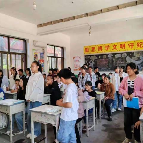 【关爱学生幸福成长】小寨镇小学“知子花开，一起向未来”家庭教育宣传活动