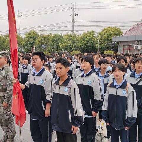 触摸历史，品味奇迹  --记录学习红旗渠精神的研学之旅