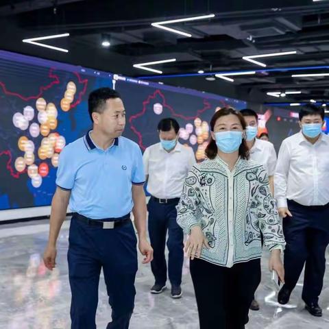 市发改委郭子平主任到龙华区调研美团无人配送相关情况