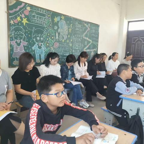 同学习，共成长——范县金堤路小学高年级数学听评课活动