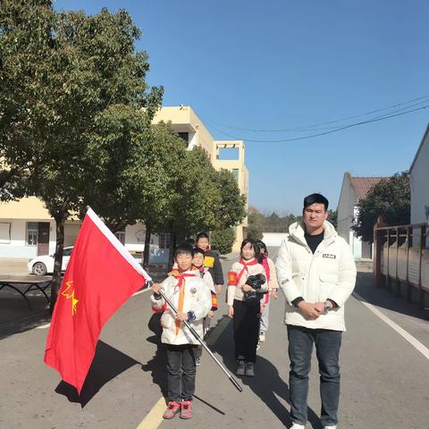 小手牵大手，迎接国际志愿者日