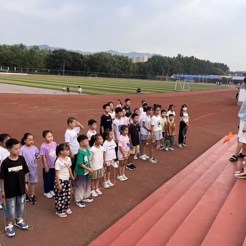 潞城区实验中学（小学部）体育队备战区中小学田径运动会