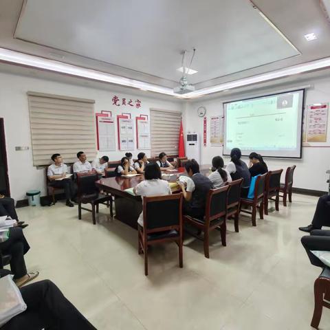 海南农商银行陵水支行 开展文明优质服务提升培训