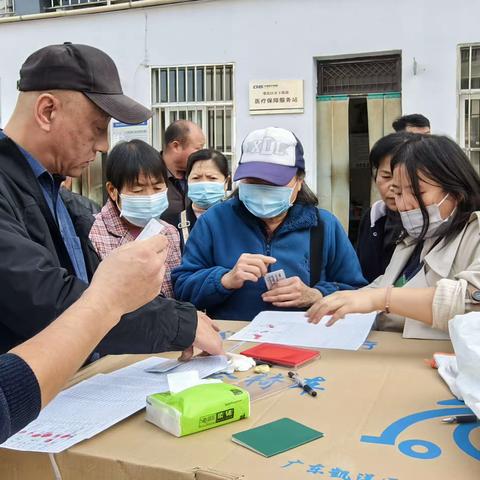 鄠邑区余下街道人发放辅具暖人心 |