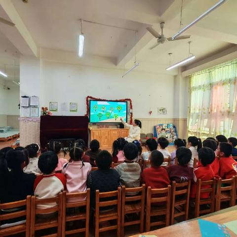 我们的故事——中班语言活动，《七个阿姨来摘果》