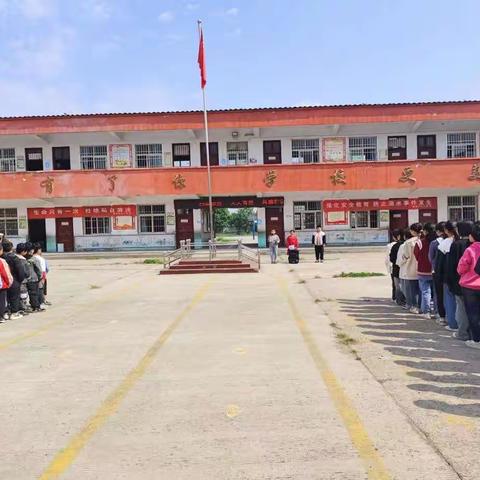 丁营乡楼李中心小学劳动教育周活动总结