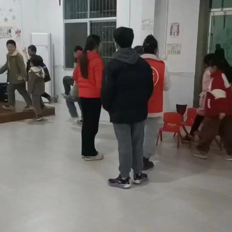 莲花县童伴妈妈接龚全珍志愿者协会十周年庆活动邀请组织孩子们演绎“阳光小屋项目 大学生暑期支教情景剧”