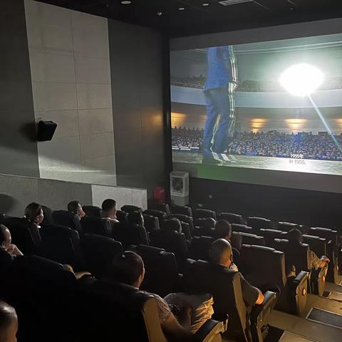 新湖农场1连组织职工群众观看反诈电影《孤注一掷》