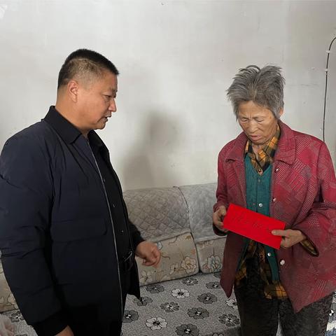 心系患癌退休职工，“爱心捐款”暖人心