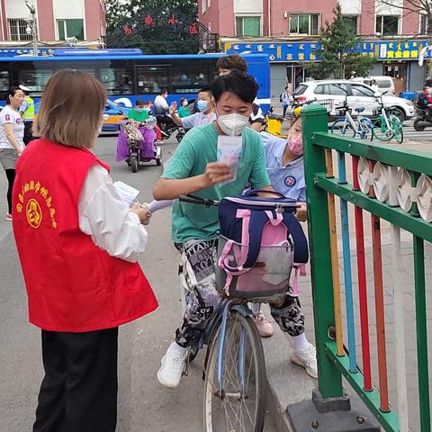 让垃圾分类意识深入千家万户