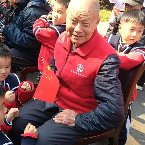 童心暖夕阳，爱意满时光——大六班走进钟祥福寿园敬老院慰问活动纪实