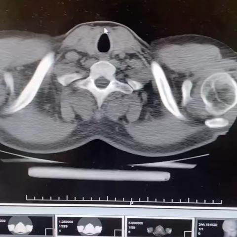 伤痛置外，恪守医责