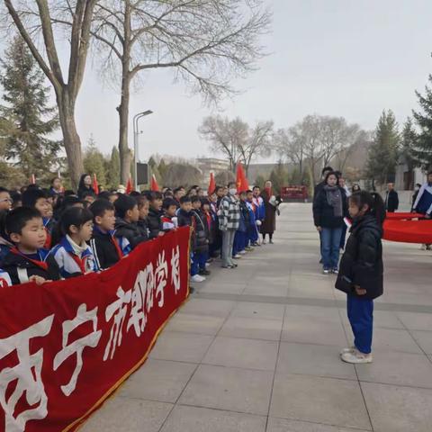 传承红色基因 争做强国少年 ——朝阳学校三年级联合中队清明扫墓活动