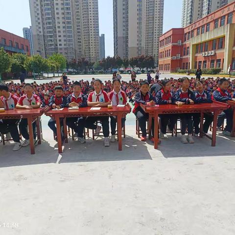 读经典悟成长 砺心志勇担当——《鲁滨逊漂流记》知识竞赛活动记实