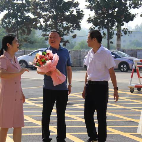 情系教师节   慰问暖心田 ——县中医院、电信公司教师节慰问活动