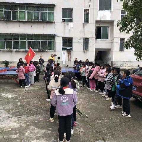 “我为校园添点绿”——溪口镇中心小学劳动教育实践活动