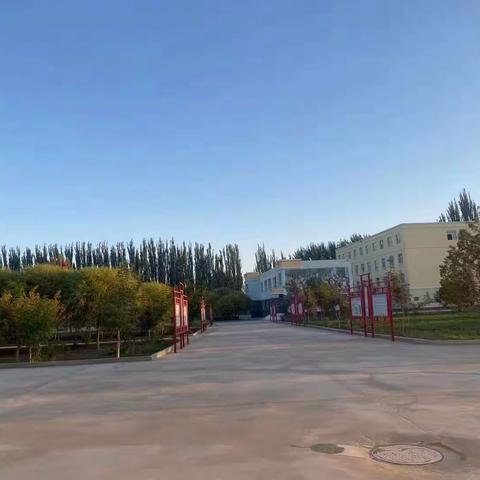 常规检查落实处，规范管理促成长——记吾宗肖乡中小学业务工作检查