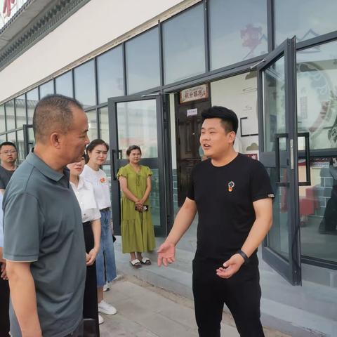 "浓情迎端午，慰问暖人心"记库车市支公司慰问卫健委驻村工作组