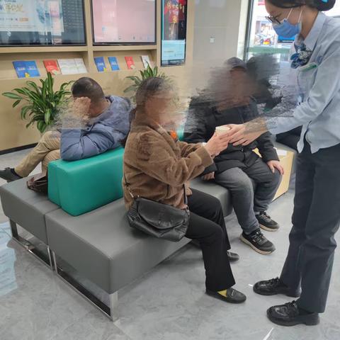 助力服务升温                                        ——栖霞市支行