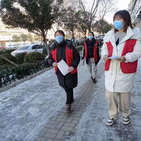 金耀街道前锋社区网格员配合社区开展预防电信网络诈骗知识宣传