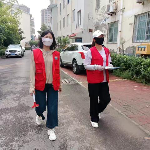 金耀街道前锋社区网格员在辖区开展预防电信网络诈骗知识宣传