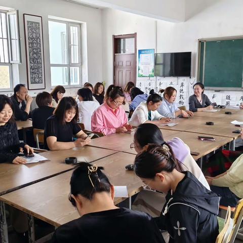 佟韦学校期中大单元练习试卷分析会