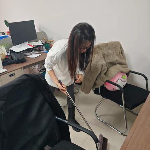 辞旧迎新启新程 —— 万悦公司大扫除