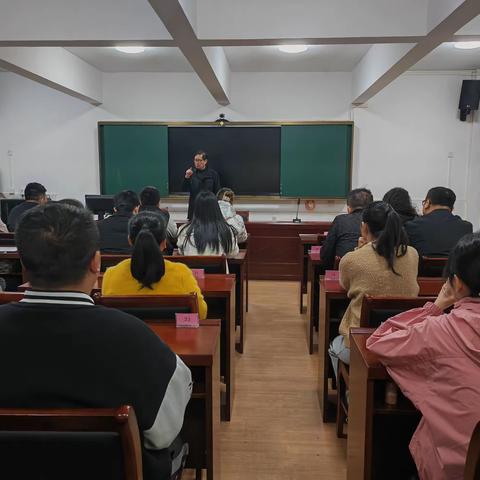 中共顺昌县委党校组织青干班学员学习健身气功.八段锦功法