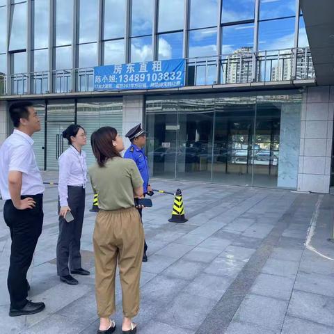 福祥社区联合城管对富力中心进行消防安全督导