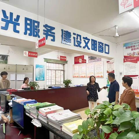 深入一线解难题，稳步推进促发展｜金陵街道党工委书记到机厂街社区指导工作