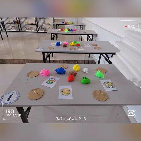 巧手塑彩泥，劳动润童心 ——五年级六班劳动课纪实