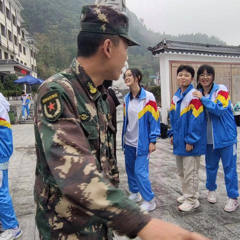 铜仁一中初级中学九（13）班潜龙洞“山河远阔·潜龙秘境”主题研学实践教育活动
