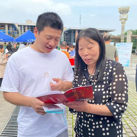 洽湾镇护路办开展“5.26我爱路”主题宣传教育活动