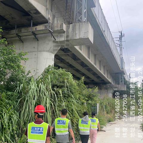 鸣山乡：开展铁路护路巡查，护航中秋平安回家