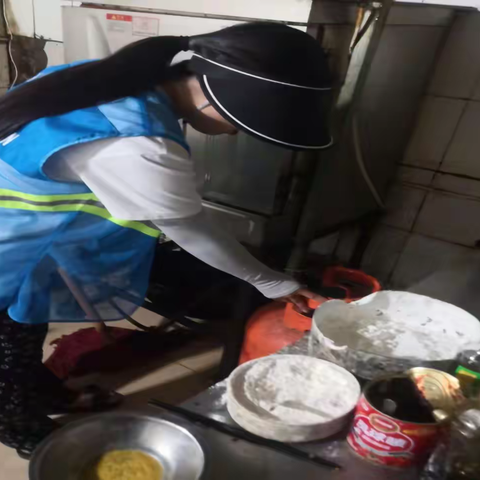 【梅园社区】开展“关注燃气隐患 创建幸福平安”燃气安全隐患排查