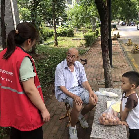 【近悦远来 活力双山】答好高温“烤题”，让高龄老人安然度夏