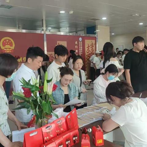 汝州市民政局婚姻登记中心全力做好“520.521”婚姻登记高峰日服务工作