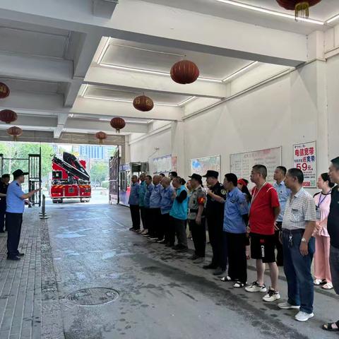 马泘沱社区开展安保技能与消防安全双培训 筑牢社区安全屏障