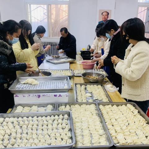 浓浓饺子香 暖暖冬至情——大雁塔街道翠华南路社区退役军人服务站举办冬至活动