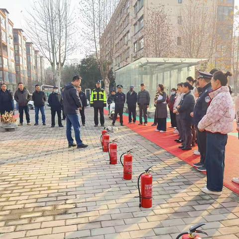 消防演练进社区，筑牢安全“防火墙”-——翠华南路社区消防安全演练