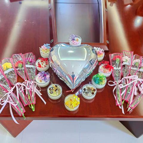 【与你“香”伴，一路芳华】工行西乌支行举办“女神节，工行与您同行”活动