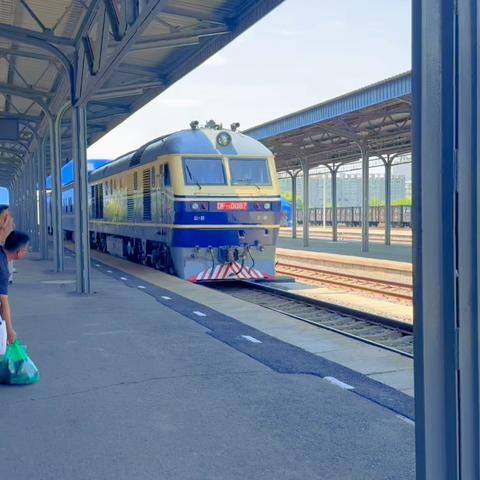 愉快的火车🚞之旅