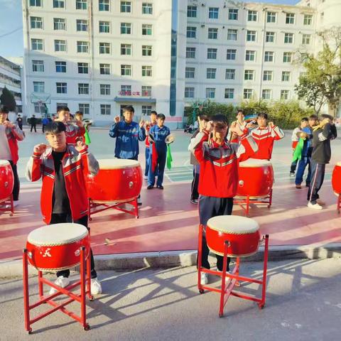 机械工程系热血重燃，备战校运会再启激昂鼓点练习