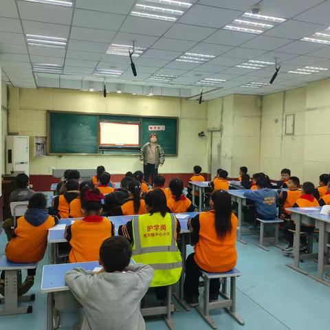 鲍沟镇中心小学开展数学教研活动，以课促研共成长