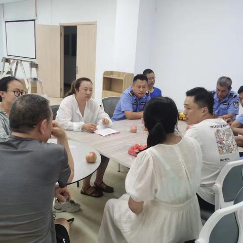 忆峥嵘岁月 强使命担当                 ——学府社区开展“庆八一”退役军人座谈会