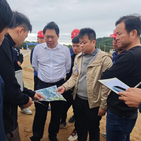 张贤良副县长调研赤岭渔港项目并现场协调解决项目存在问题