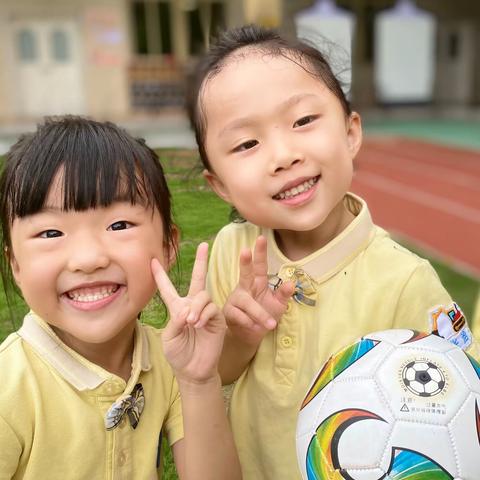 九月的风🍂 吹来了成长的我们👧🏻👦🏻 佰悦春天伟才幼儿园大一班九月记