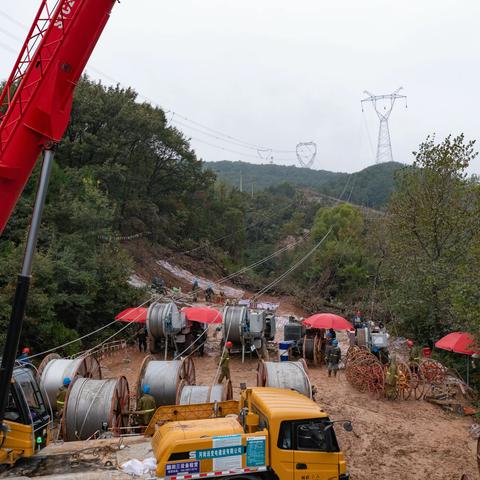 500千伏汉郑线改造工程完成首段架线