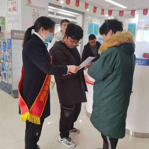 嵊州支行开展反假币宣传活动 用心守护市民群众的“钱袋子”
